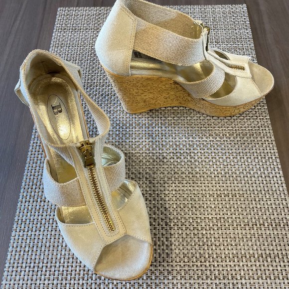 Browns -- like new wedges! - Picture 3 of 5